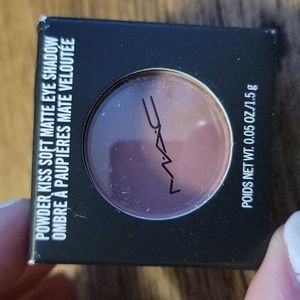 Powder Kiss Matte Shadow